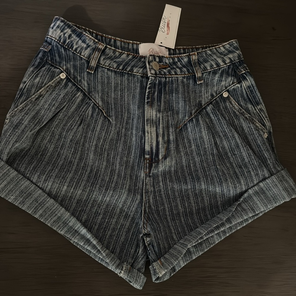 Blush High Waisted Blue Jean Mom Shorts Women's Size Medium NWT